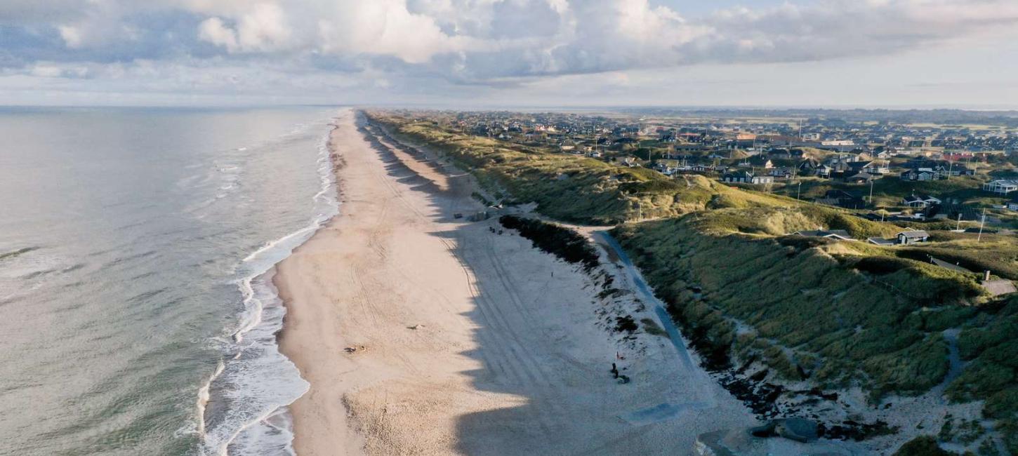 Dronefoto af Søndervig Strand