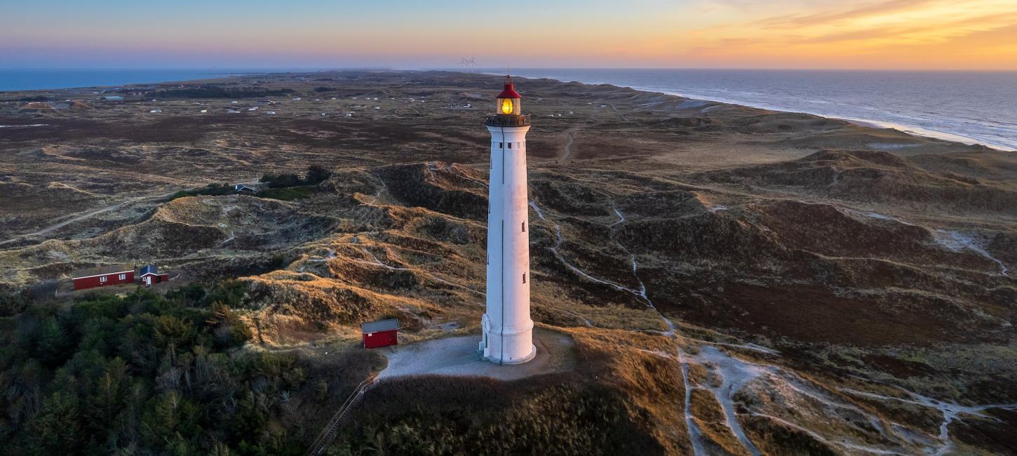 Dronefoto af Lyngvig Fyr