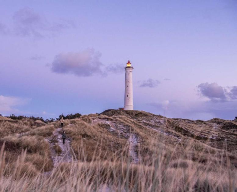 Udsigt til Lyngvig Fyr med vinterstemning